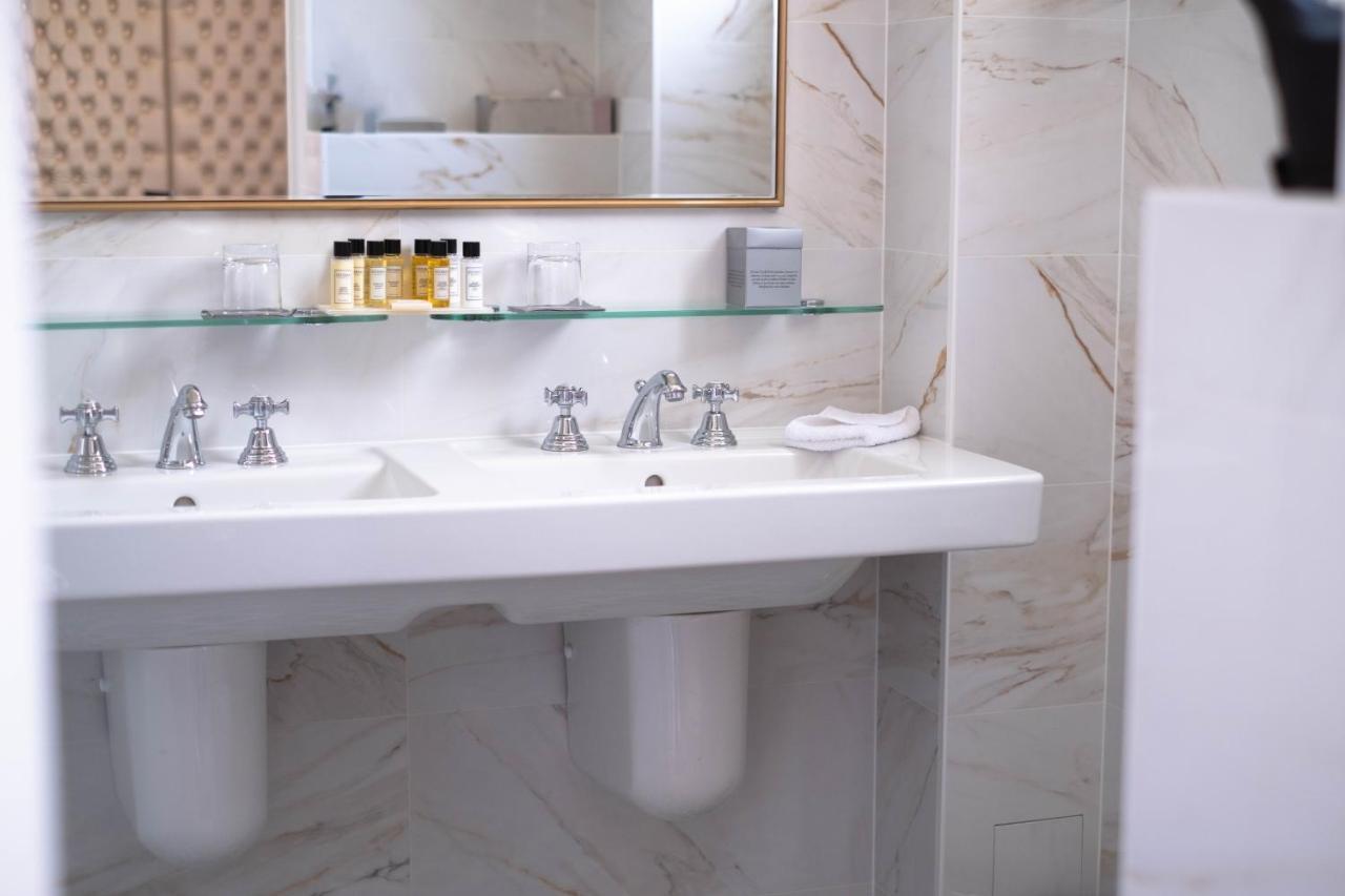 Hotel Claridge Париж Экстерьер фото